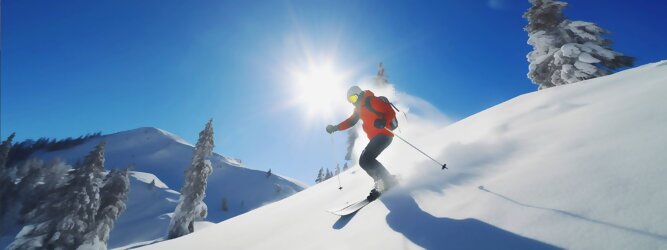 Trip Deutschland Reiseideen Skiurlaub - Die Berge der Alpen, tiefverschneite Landschaftsidylle, überwältigende Naturschönheiten, begeistern Skifahrer, Snowboarder und Wintersportler aller Couleur gleichermaßen wie Schneeschuhwanderer, Genießer und Ruhesuchende. Es ist still geworden, die Natur ruht sich aus, der Winter ist ins Land gezogen. Leise rieseln die Schneeflocken auf Wiesen und Wälder, die Natur sammelt Kräfte für das nächste Jahr. Eine Pferdeschlittenfahrt durch den Winterwald und über glitzernd kristallweiße Sonnen-Plateaus lädt ein, zu romantischen Träumereien, und ist Erholung für Körper & Geist & Seele. Verweilen in einer urigen Almhütte bei Glühwein & Jagertee & deftigen kulinarischen Köstlichkeiten. Die Freude auf den nächsten Winterurlaub ist groß.